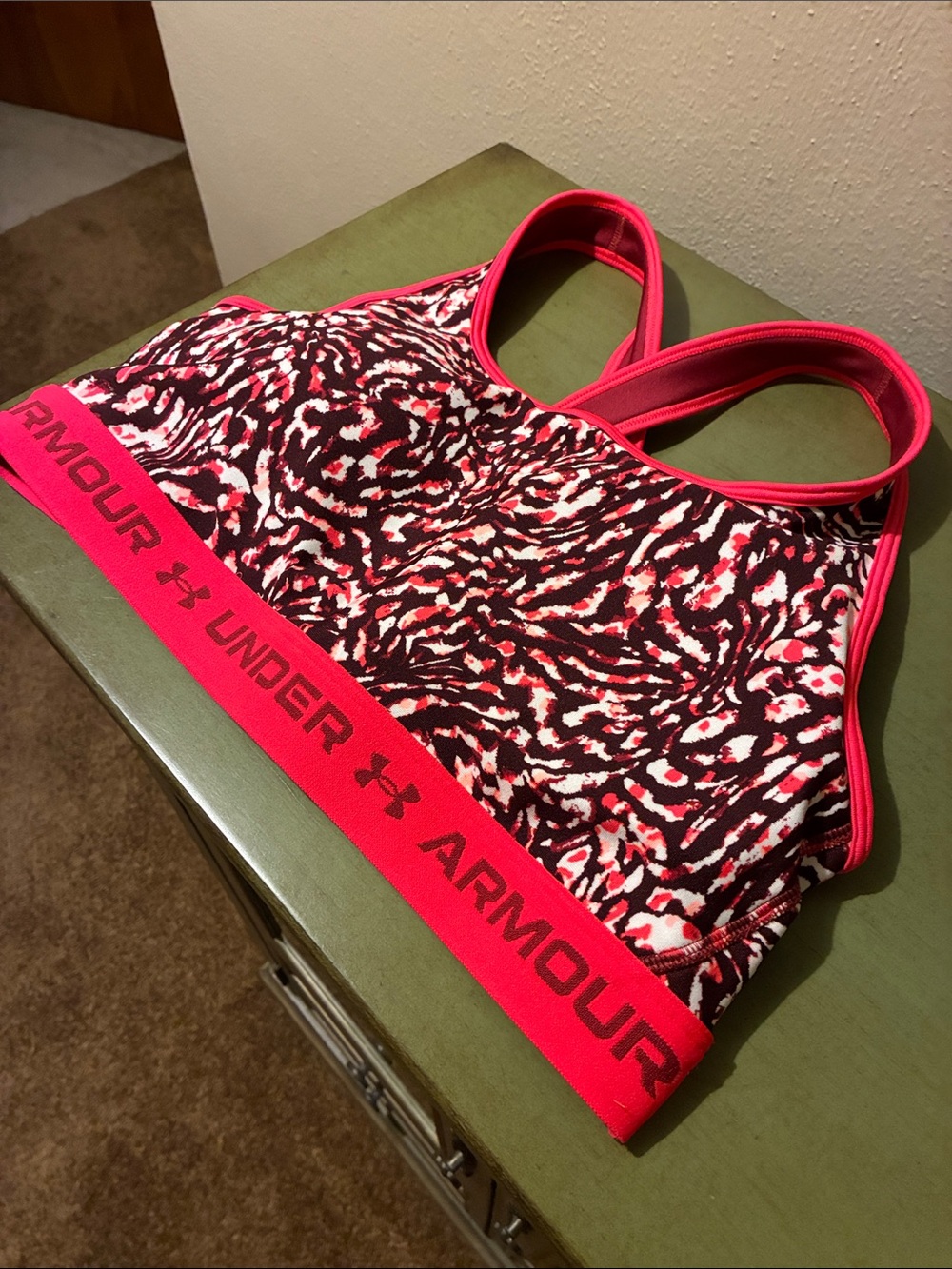 UNDER ARMOUR.  Maroon, Pink & White Printed Sports Bra. Size Large. Never Used